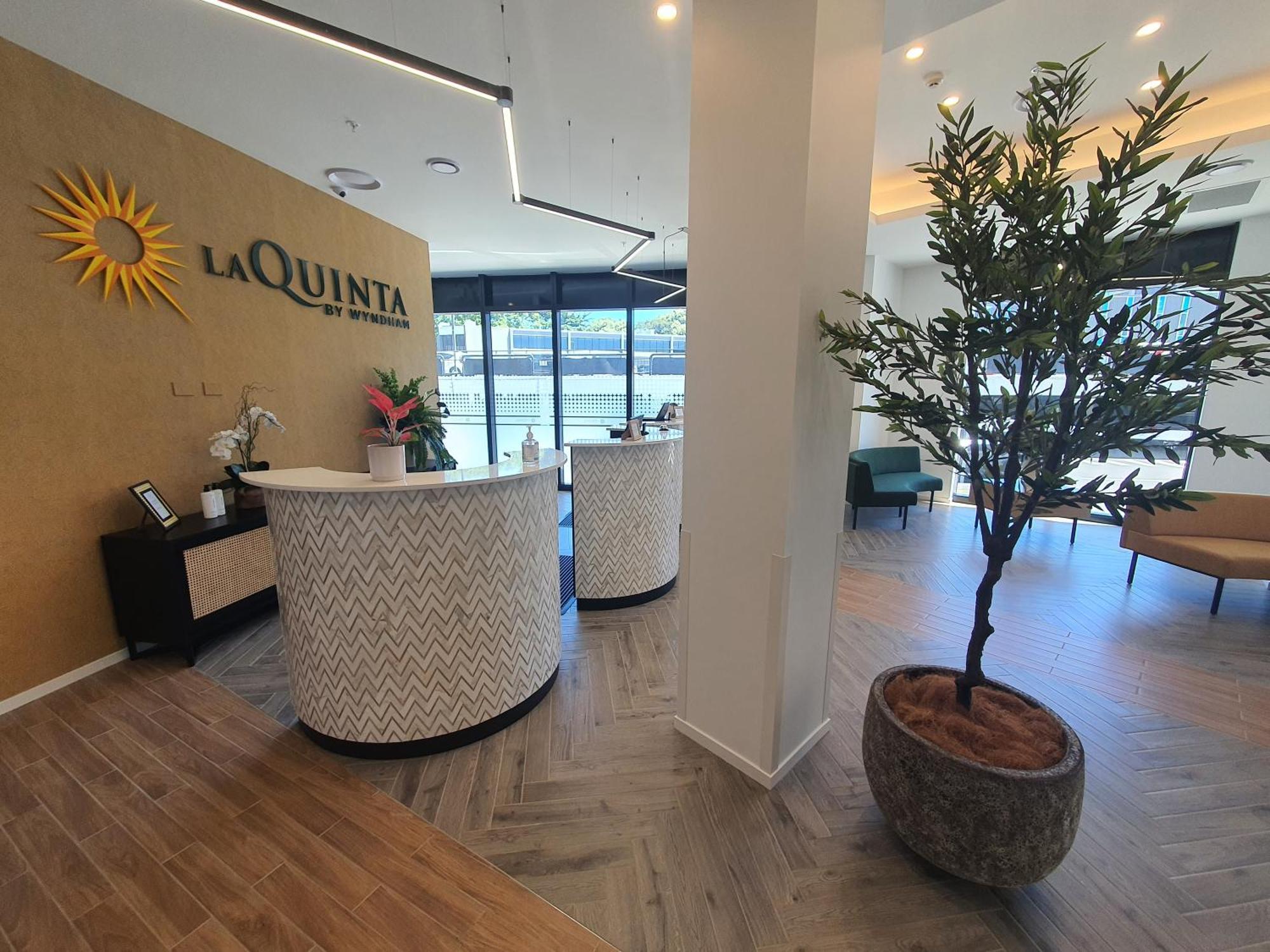 La Quinta By Wyndham Ellerslie Auckland Hotel Exterior photo